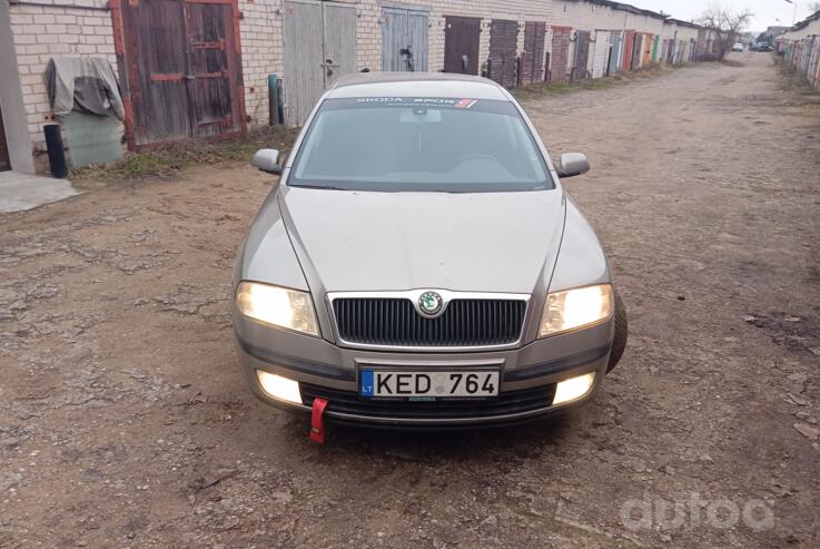 Skoda Octavia 2 generation Combi wagon 5-doors