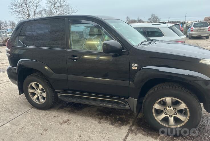 Toyota Land Cruiser Prado J120 SUV 3-doors