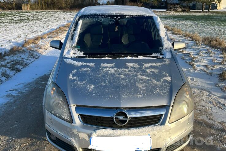 Opel Zafira B Minivan 5-doors