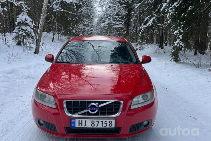 Volvo V70 3 generation wagon