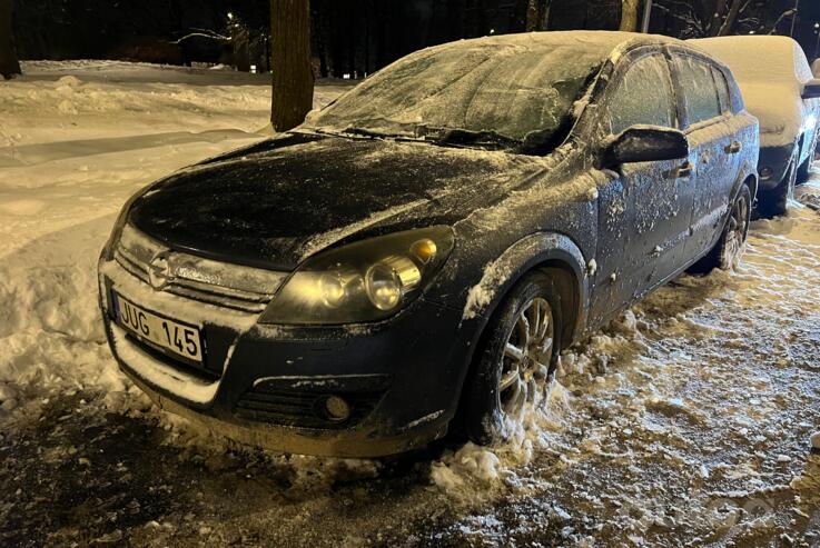 Opel Astra H Hatchback