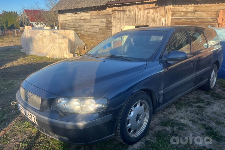 Volvo V70 2 generation wagon