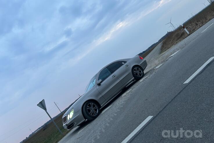 Mercedes-Benz E-Class W211 Sedan