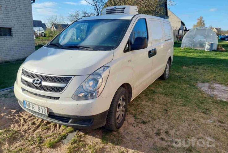 Hyundai H-1