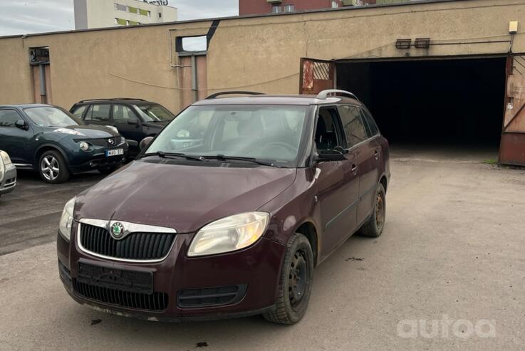 Skoda Fabia 5J [restyling] Combi wagon 5-doors