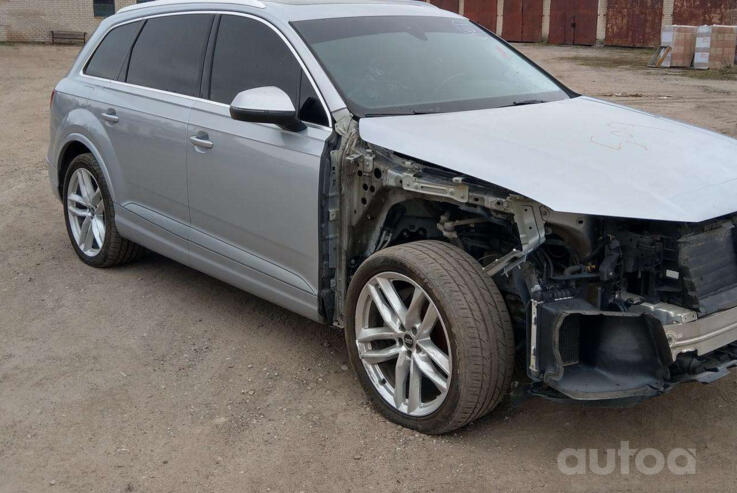 Audi Q7 4M Crossover