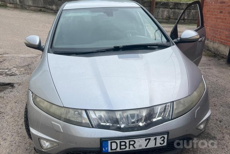 Honda Civic 8 generation Hatchback 5-doors