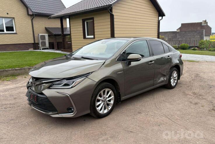 Toyota Corolla E170 [restyling] Sedan
