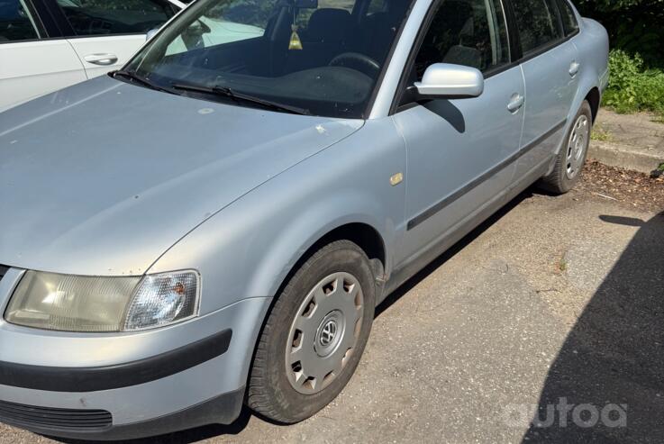 Volkswagen Passat B5 Sedan 4-doors