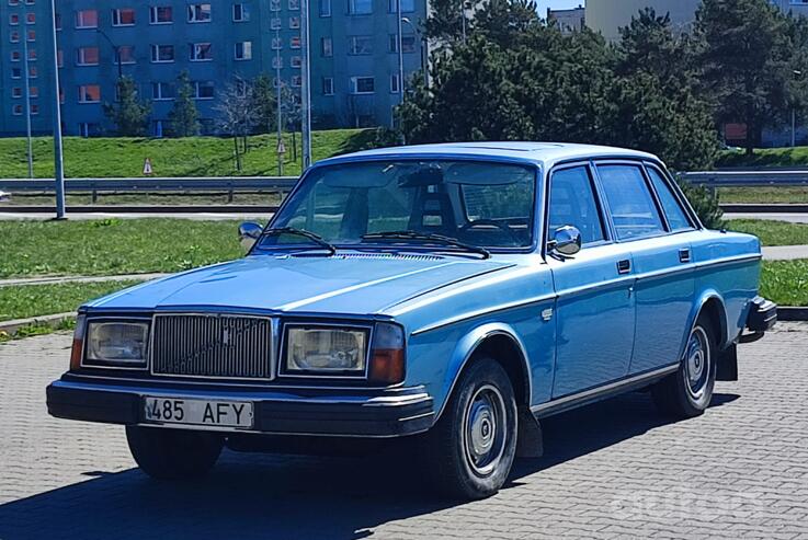 Volvo 260 Series 1 generation