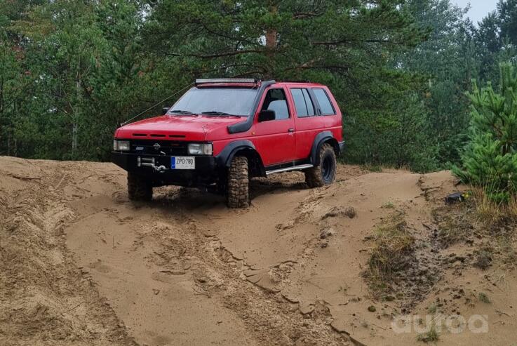 Nissan Terrano WD21 SUV 5-doors