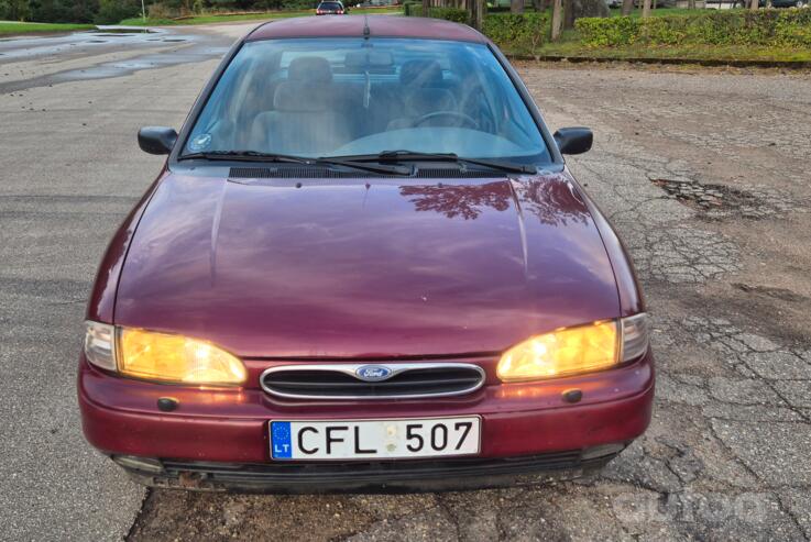 Ford Mondeo 1 generation Sedan