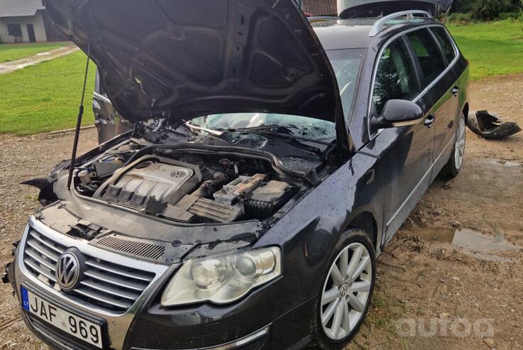 Volkswagen Passat B6 wagon 5-doors