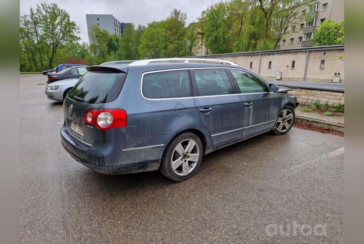 Volkswagen Passat B6 wagon 5-doors