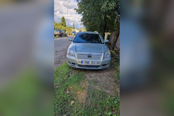 Toyota Avensis 2 generation wagon