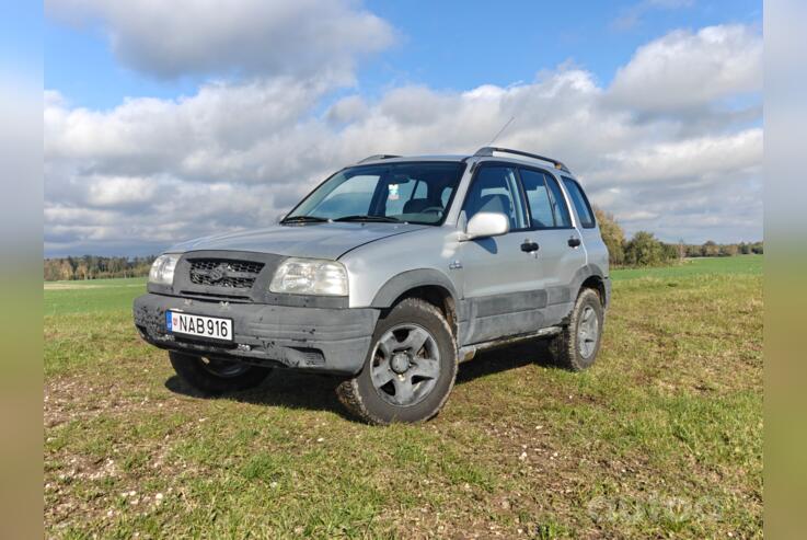 Suzuki Grand Vitara FT SUV outdoor
