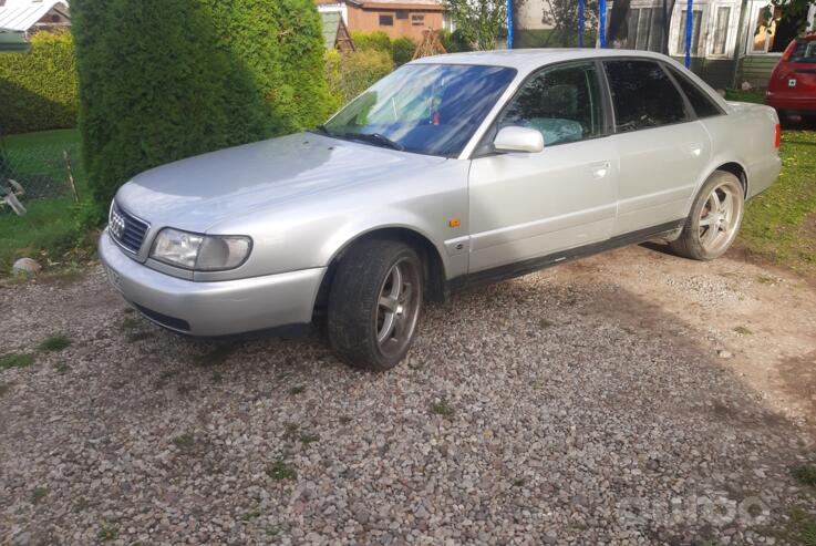 Audi A6 A4/C4 Sedan
