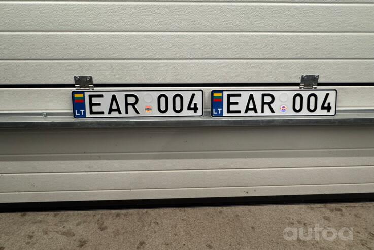 EAR004