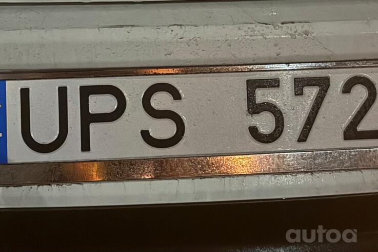 UPS572