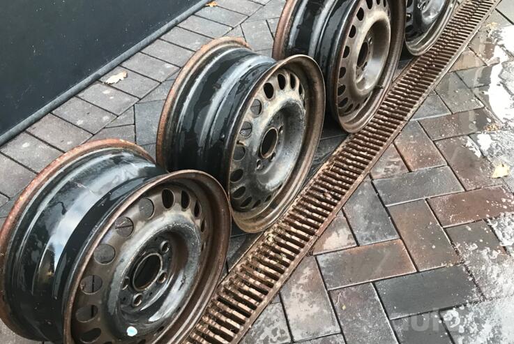 Mercedes, stal tłoczona