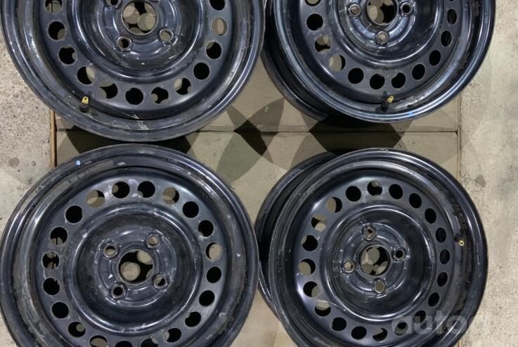 Honda, stal tłoczona