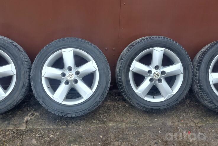 Nissan/ Toyota, stop lekki