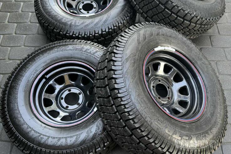 ınne, stal tłoczona