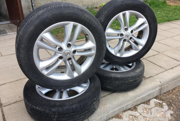 Nissan, stop lekki