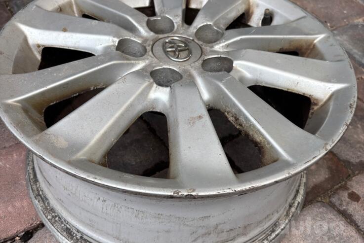 Toyota, stop lekki
