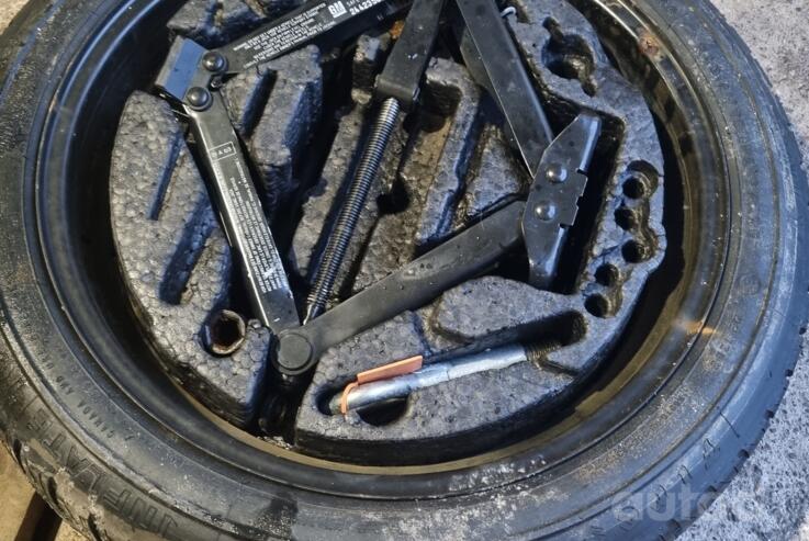 Nezinau, stal tłoczona