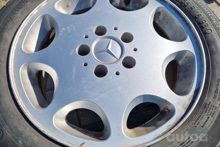 Mercedes-Benz, stop lekki